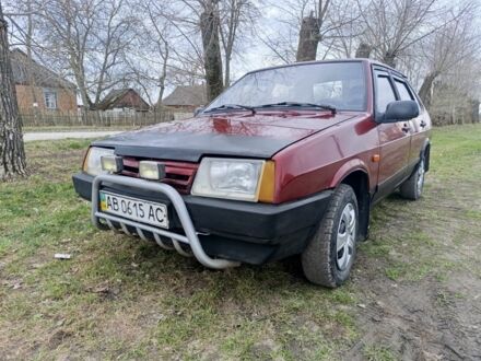 ВАЗ 21099 2002 у Хмельнике на Automoto.ua Червоний ВАЗ 21099, об'ємом двигуна 1.5 л та пробігом 76 тис. км за 1000 $, фото 1 на Automoto.ua