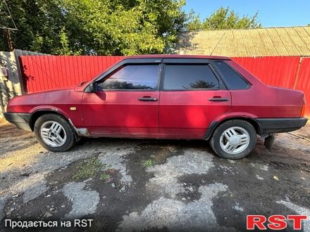 Красный ВАЗ 21099, объемом двигателя 1.5 л и пробегом 245 тыс. км за 2150 $, фото 1 на Automoto.ua