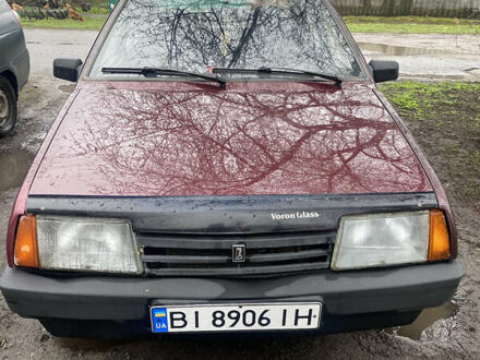 Красный ВАЗ 21099, объемом двигателя 1.6 л и пробегом 170 тыс. км за 2100 $, фото 1 на Automoto.ua