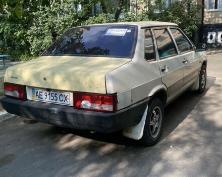 Желтый ВАЗ 21099, объемом двигателя 1.5 л и пробегом 150 тыс. км за 1100 $, фото 4 на Automoto.ua