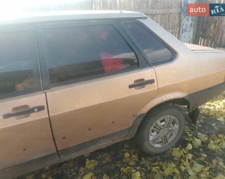 Желтый ВАЗ 21099, объемом двигателя 1.5 л и пробегом 250 тыс. км за 1100 $, фото 1 на Automoto.ua
