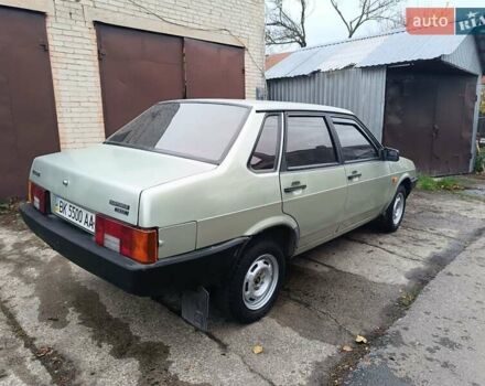 Желтый ВАЗ 21099, объемом двигателя 1.5 л и пробегом 300 тыс. км за 1350 $, фото 4 на Automoto.ua