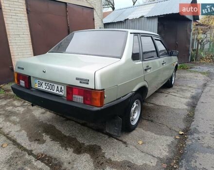 Желтый ВАЗ 21099, объемом двигателя 1.5 л и пробегом 300 тыс. км за 1350 $, фото 3 на Automoto.ua