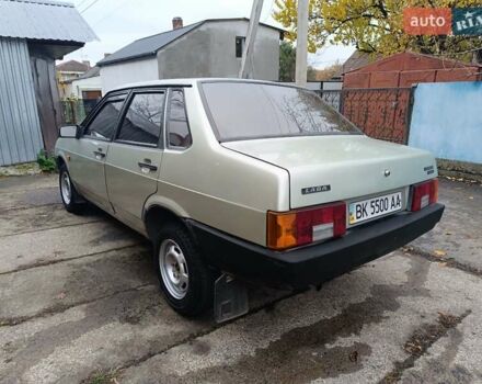 Желтый ВАЗ 21099, объемом двигателя 1.5 л и пробегом 300 тыс. км за 1350 $, фото 7 на Automoto.ua
