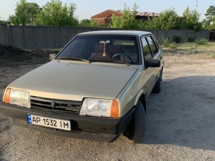 ВАЗ 21099 1993 у Вольнянске на Automoto.ua Жовтий ВАЗ 21099, об'ємом двигуна 1.5 л та пробігом 380 тис. км за 1350 $, фото 1 на Automoto.ua