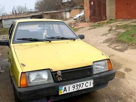 ВАЗ 21099 1993 у Кропивницькому (Кіровограді) на Automoto.ua Жовтий ВАЗ 21099, об'ємом двигуна 1.5 л та пробігом 200 тис. км за 900 $, фото 1 на Automoto.ua