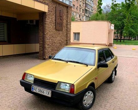 Желтый ВАЗ 21099, объемом двигателя 1.5 л и пробегом 0 тыс. км за 1100 $, фото 1 на Automoto.ua