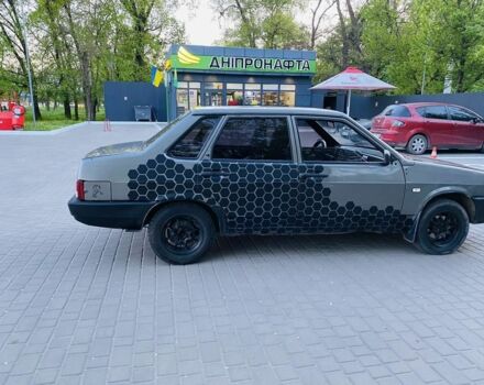 Сірий ВАЗ 21099, об'ємом двигуна 0.15 л та пробігом 11 тис. км за 1100 $, фото 4 на Automoto.ua