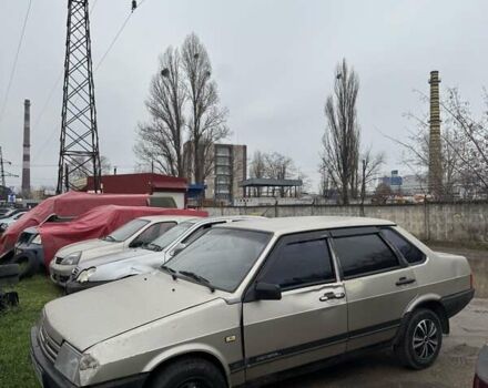 Серый ВАЗ 21099, объемом двигателя 1.5 л и пробегом 300 тыс. км за 800 $, фото 2 на Automoto.ua