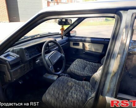 Серый ВАЗ 21099, объемом двигателя 1.5 л и пробегом 250 тыс. км за 999 $, фото 2 на Automoto.ua