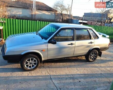 Серый ВАЗ 21099, объемом двигателя 1.5 л и пробегом 300 тыс. км за 2200 $, фото 3 на Automoto.ua