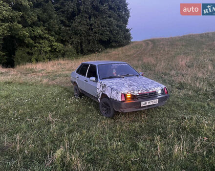 Серый ВАЗ 21099, объемом двигателя 1.5 л и пробегом 100 тыс. км за 1100 $, фото 4 на Automoto.ua