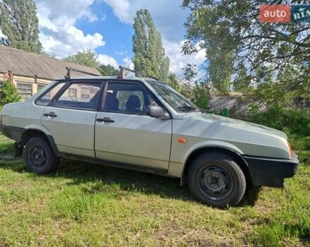 Серый ВАЗ 21099, объемом двигателя 1.5 л и пробегом 250 тыс. км за 1500 $, фото 1 на Automoto.ua