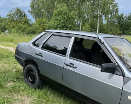 Серый ВАЗ 21099, объемом двигателя 1.5 л и пробегом 330 тыс. км за 2200 $, фото 3 на Automoto.ua