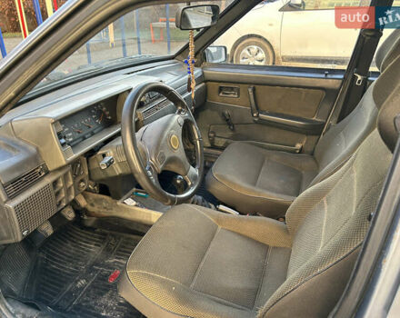 Серый ВАЗ 21099, объемом двигателя 1.6 л и пробегом 147 тыс. км за 999 $, фото 5 на Automoto.ua