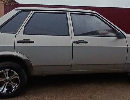 Сірий ВАЗ 21099, об'ємом двигуна 1.6 л та пробігом 180 тис. км за 1999 $, фото 2 на Automoto.ua