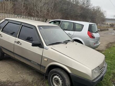 Серый ВАЗ 21099, объемом двигателя 1.5 л и пробегом 300 тыс. км за 800 $, фото 1 на Automoto.ua