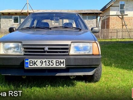 Серый ВАЗ 21099, объемом двигателя 1.5 л и пробегом 285 тыс. км за 1600 $, фото 1 на Automoto.ua