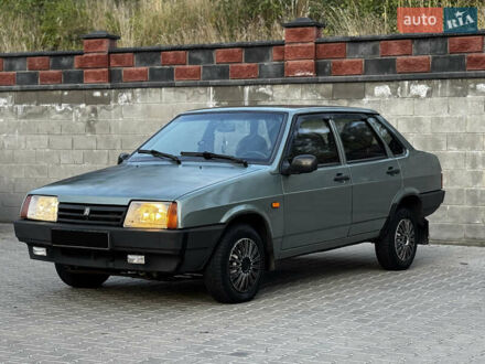 ВАЗ 21099 2008 в Ровно на Automoto.ua Серый ВАЗ 21099, объемом двигателя 1.6 л и пробегом 200 тыс. км за 2150 $, фото 1 на Automoto.ua