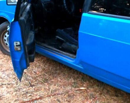 Синий ВАЗ 21099, объемом двигателя 1.5 л и пробегом 0 тыс. км за 1300 $, фото 2 на Automoto.ua