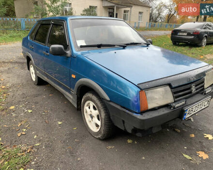 Синий ВАЗ 21099, объемом двигателя 1.5 л и пробегом 300 тыс. км за 1400 $, фото 1 на Automoto.ua