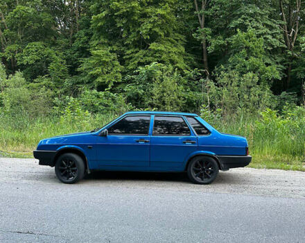 Синий ВАЗ 21099, объемом двигателя 1.6 л и пробегом 230 тыс. км за 3000 $, фото 2 на Automoto.ua