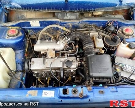 Синий ВАЗ 21099, объемом двигателя 1.6 л и пробегом 215 тыс. км за 1300 $, фото 4 на Automoto.ua