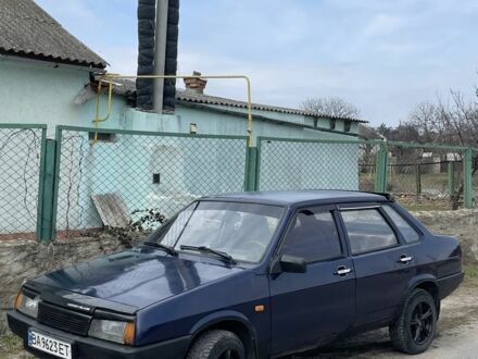 Синий ВАЗ 21099, объемом двигателя 1.5 л и пробегом 300 тыс. км за 1200 $, фото 1 на Automoto.ua