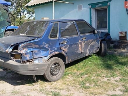Синий ВАЗ 21099, объемом двигателя 1.5 л и пробегом 185 тыс. км за 900 $, фото 1 на Automoto.ua