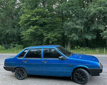 Синий ВАЗ 21099, объемом двигателя 1.6 л и пробегом 230 тыс. км за 3000 $, фото 1 на Automoto.ua