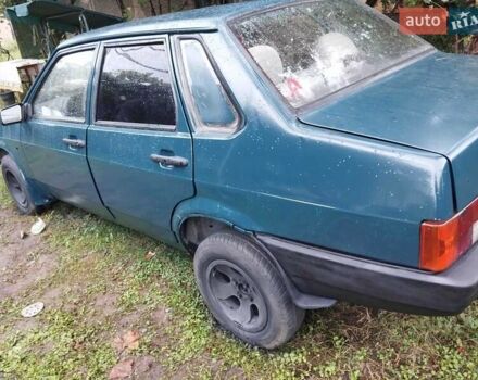Зеленый ВАЗ 21099, объемом двигателя 1.5 л и пробегом 200 тыс. км за 1100 $, фото 2 на Automoto.ua