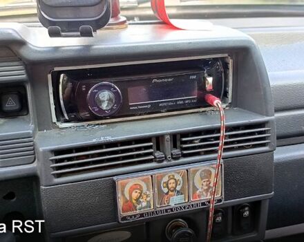 Зеленый ВАЗ 21099, объемом двигателя 1.5 л и пробегом 165 тыс. км за 1250 $, фото 4 на Automoto.ua