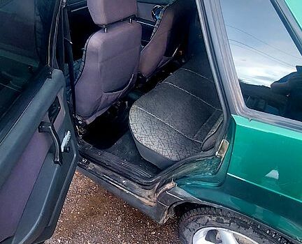 Зеленый ВАЗ 21099, объемом двигателя 1.5 л и пробегом 250 тыс. км за 1300 $, фото 5 на Automoto.ua