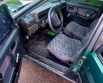 Зеленый ВАЗ 21099, объемом двигателя 1.5 л и пробегом 250 тыс. км за 1300 $, фото 3 на Automoto.ua