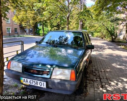 Зеленый ВАЗ 21099, объемом двигателя 1.5 л и пробегом 206 тыс. км за 1400 $, фото 4 на Automoto.ua