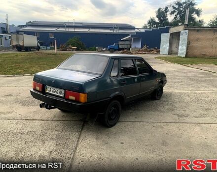 Зеленый ВАЗ 21099, объемом двигателя 1.5 л и пробегом 303 тыс. км за 1100 $, фото 2 на Automoto.ua