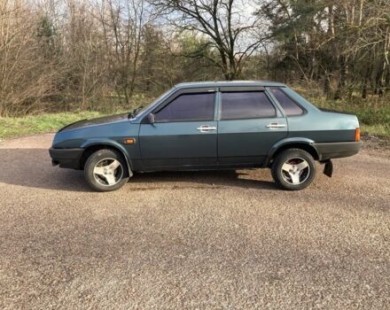 Зеленый ВАЗ 21099, объемом двигателя 1.5 л и пробегом 300 тыс. км за 2100 $, фото 2 на Automoto.ua