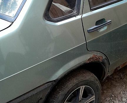 Зеленый ВАЗ 21099, объемом двигателя 1.5 л и пробегом 170 тыс. км за 1300 $, фото 2 на Automoto.ua