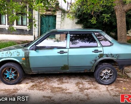Зеленый ВАЗ 21099, объемом двигателя 1.5 л и пробегом 300 тыс. км за 1250 $, фото 1 на Automoto.ua