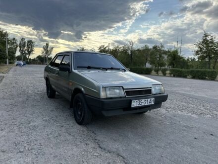 ВАЗ 21099 1993 у Кривому Розі на Automoto.ua Зелений ВАЗ 21099, об'ємом двигуна 1.5 л та пробігом 310 тис. км за 1250 $, фото 1 на Automoto.ua