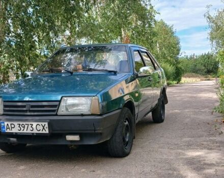 Зеленый ВАЗ 21099, объемом двигателя 1.5 л и пробегом 400 тыс. км за 1000 $, фото 1 на Automoto.ua