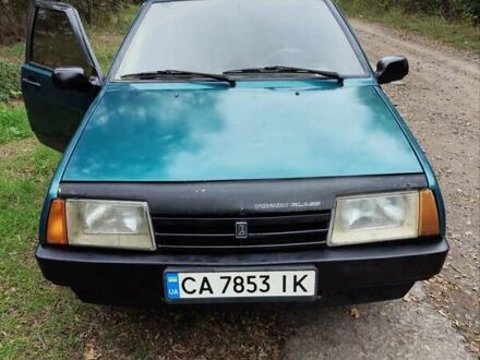 ВАЗ 21099 2001 у Богуславе на Automoto.ua Зелений ВАЗ 21099, об'ємом двигуна 1.5 л та пробігом 250 тис. км за 1200 $, фото 1 на Automoto.ua