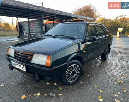 Зеленый ВАЗ 21099, объемом двигателя 1.5 л и пробегом 300 тыс. км за 1800 $, фото 1 на Automoto.ua