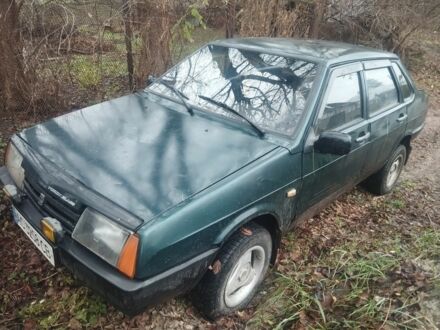 Зеленый ВАЗ 21099, объемом двигателя 1.5 л и пробегом 300 тыс. км за 750 $, фото 1 на Automoto.ua