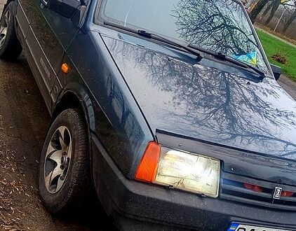 Зеленый ВАЗ 21099, объемом двигателя 1.5 л и пробегом 200 тыс. км за 1800 $, фото 1 на Automoto.ua