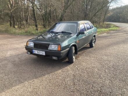 Зеленый ВАЗ 21099, объемом двигателя 1.5 л и пробегом 300 тыс. км за 2100 $, фото 1 на Automoto.ua