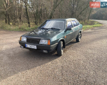 Зеленый ВАЗ 21099, объемом двигателя 1.5 л и пробегом 300 тыс. км за 2100 $, фото 1 на Automoto.ua