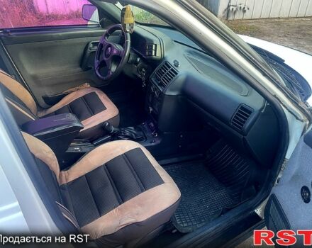 Білий ВАЗ 2110, об'ємом двигуна 1.5 л та пробігом 350 тис. км за 901 $, фото 9 на Automoto.ua