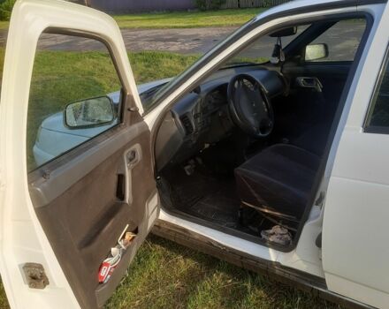 Белый ВАЗ 2110, объемом двигателя 1.6 л и пробегом 22 тыс. км за 2300 $, фото 4 на Automoto.ua