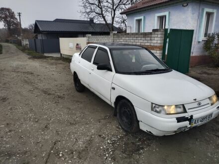 Белый ВАЗ 2110, объемом двигателя 1.5 л и пробегом 250 тыс. км за 1000 $, фото 1 на Automoto.ua
